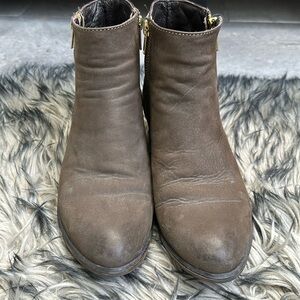 Steve Madden brown booties